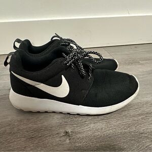 Black Nike Sneakers